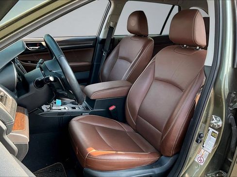 Used 2018 Subaru Outback 2.5i Touring AWD/4WD image 18