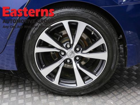 Used 2016 Nissan Maxima Platinum w/ Interior Lighting Package image 8