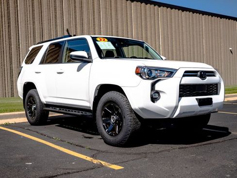 Used 2022 Toyota 4Runner Trail Special Edition AWD/4WD image 2