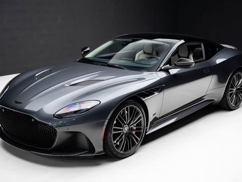 Used 2022 Aston Martin DBS Superleggera RWD image 5