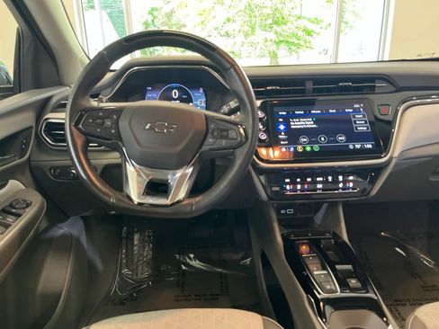 Used 2023 Chevrolet Bolt EUV Premier w/ Super Cruise Package FWD image 18