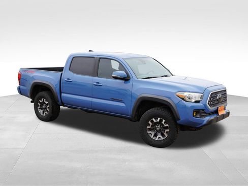 Used 2019 Toyota Tacoma TRD Off-Road AWD/4WD image 2