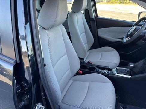 Used 2019 Toyota Yaris LE image 20