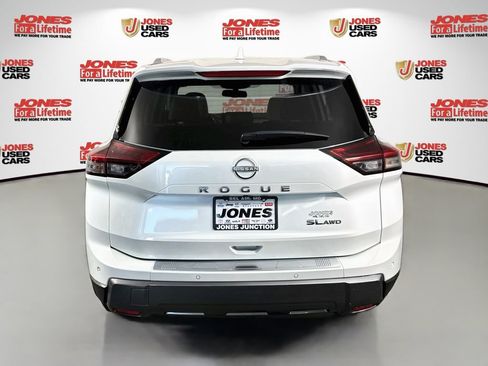 Certified 2024 Nissan Rogue SL w/ SL Premium Package AWD/4WD image 17