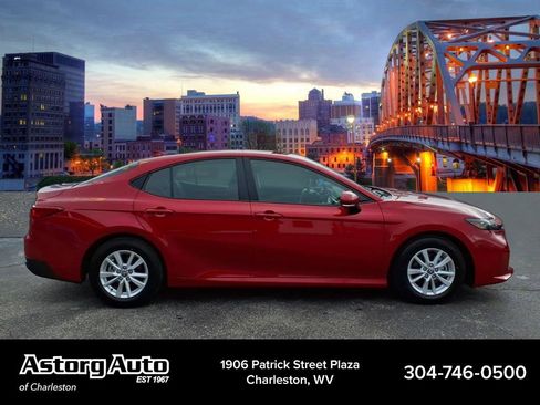 Used 2025 Toyota Camry LE w/ Convenience Package image 2