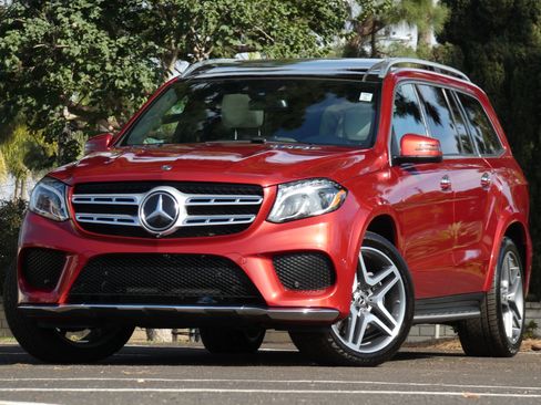 Used 2019 Mercedes-Benz GLS 550 4MATIC image 2