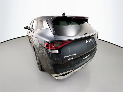 Used 2023 Kia Sportage LX image 8
