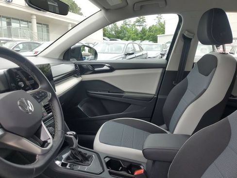 Certified 2025 Volkswagen Taos S FWD image 17