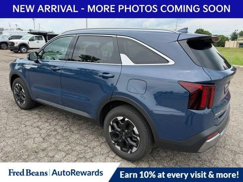 Used 2025 Kia Sorento S w/ Panoramic Sunroof Package AWD/4WD image 5