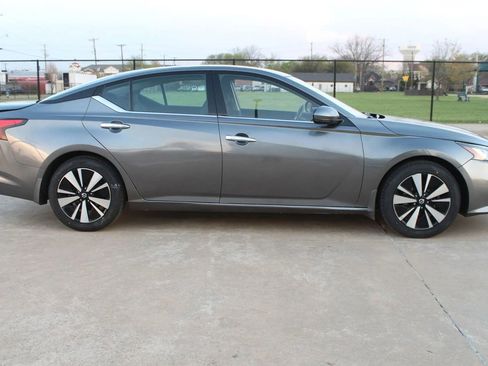 Used 2019 Nissan Altima 2.5 SV image 6