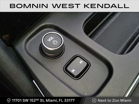 Used 2025 Acura MDX FWD image 18