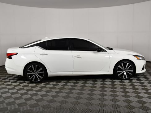 Used 2020 Nissan Altima 2.5 SR FWD image 5