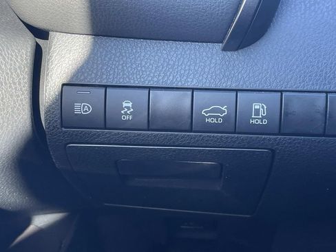 Used 2024 Toyota Camry SE image 25