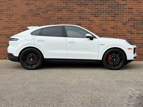 New 2026 Porsche Cayenne S image 8