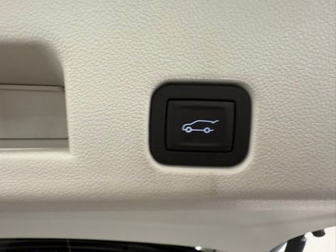 New 2026 GMC Acadia Denali image 9