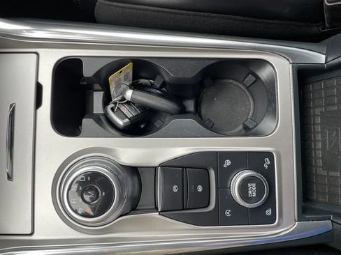 Certified 2020 Ford Explorer Platinum w/ Premium Technology Package AWD/4WD image 32