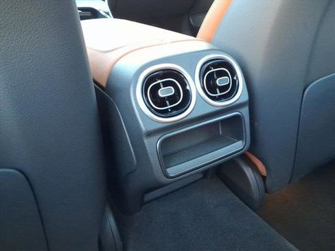 Used 2025 Mercedes-Benz C 300 4MATIC Sedan image 19