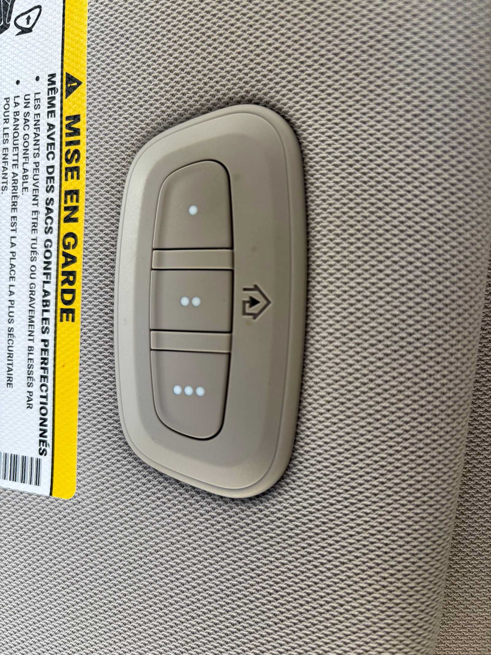 Used 2020 Chrysler Pacifica Limited w/ Advanced Safetytec Group FWD image 37