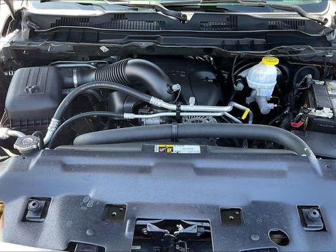 Used 2019 RAM 1500 Classic SLT w/ Luxury Group AWD/4WD image 30