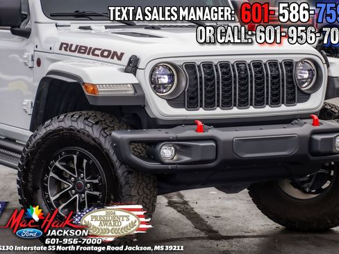 Used 2024 Jeep Wrangler Unlimited Rubicon AWD/4WD image 3