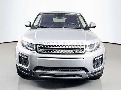 Used 2019 Land Rover Range Rover Evoque SE image 2