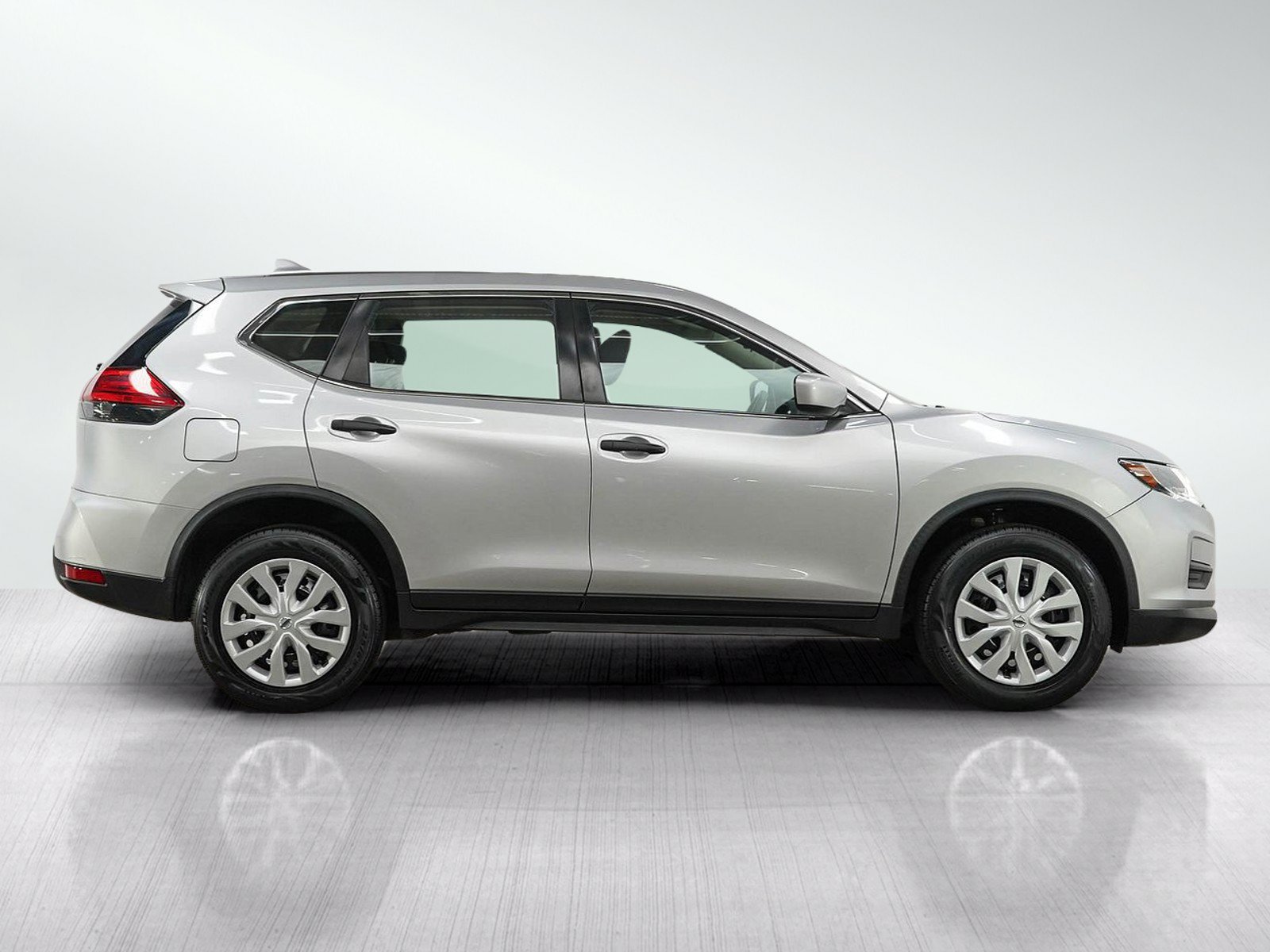 Used 2017 Nissan Rogue S AWD/4WD image 6