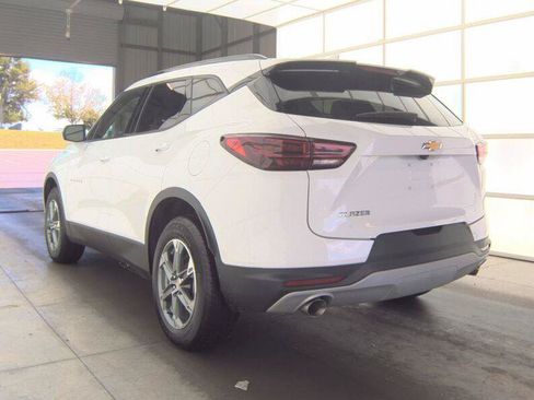 Used 2024 Chevrolet Blazer LT FWD image 3