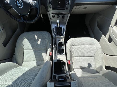 Used 2017 Volkswagen Golf S FWD image 20