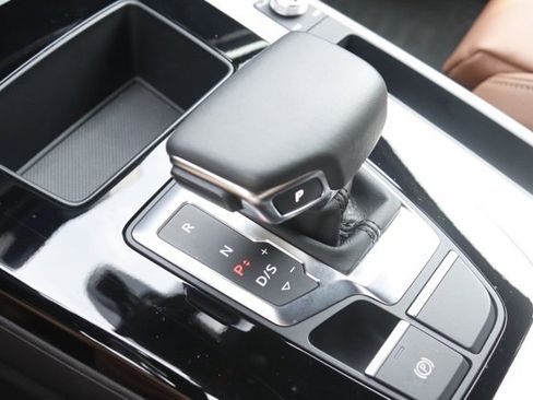 Used 2025 Audi Q5 2.0T Premium w/ Convenience Plus Package image 29