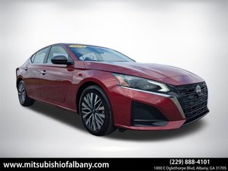 Used 2024 Nissan Altima 2.5 SV image 1