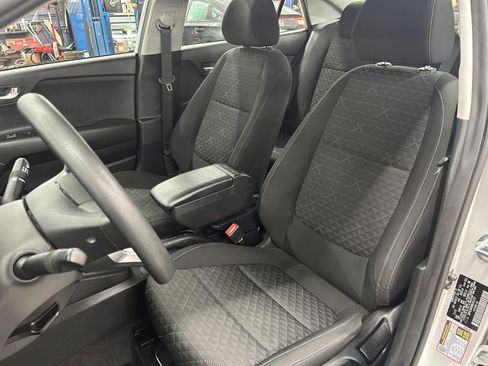 Used 2022 Kia Rio LX image 11