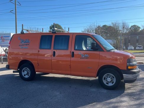 Used 2020 Chevrolet Express 2500 w/ Driver Convenience Package image 19