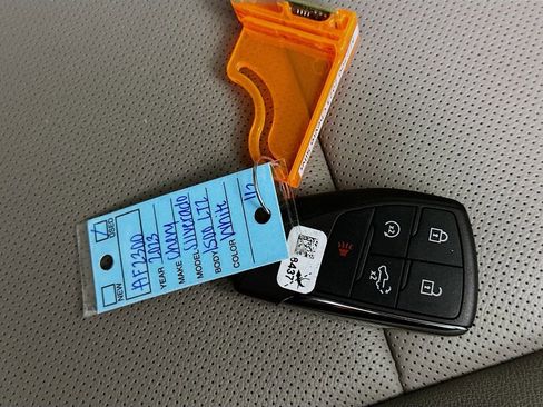 Used 2023 Chevrolet Silverado 1500 LTZ image 38