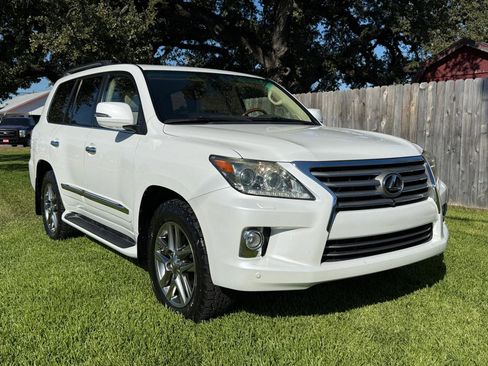 Used 2013 Lexus LX 570 4WD w/ Luxury Pkg image 10