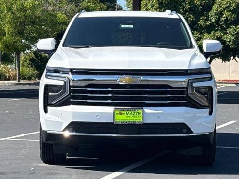 New 2026 Chevrolet Suburban LT w/ Comfort Package AWD/4WD image 3