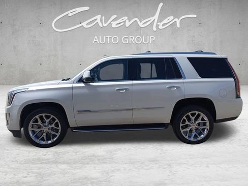 Used 2017 Cadillac Escalade Luxury RWD image 13