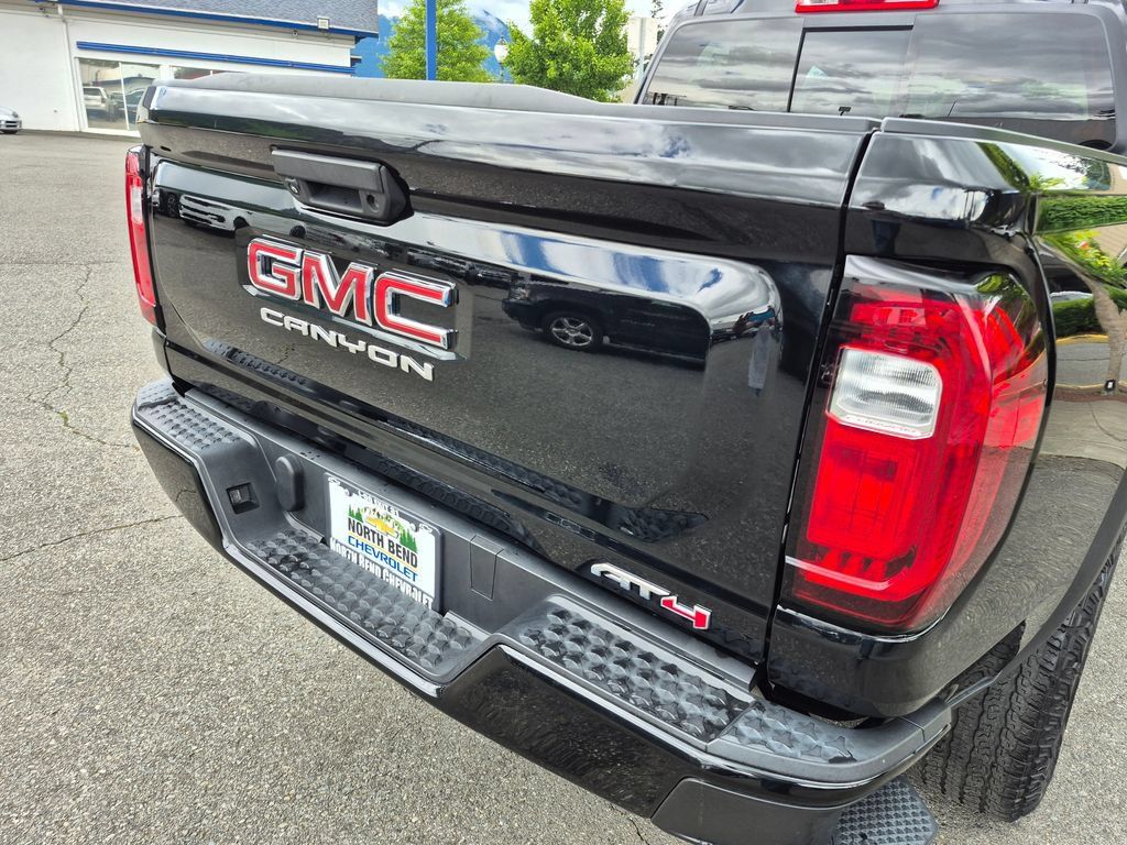 Used 2023 GMC Canyon AT4 AWD/4WD image 17