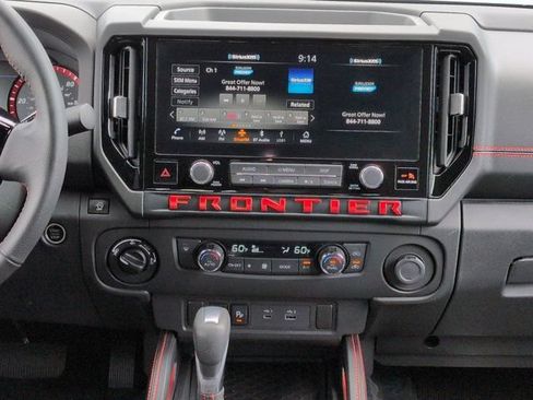 Used 2025 Nissan Frontier PRO-4X AWD/4WD image 17