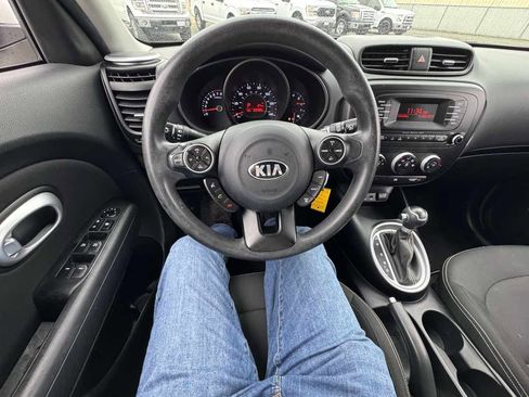 Used 2014 Kia Soul + image 28