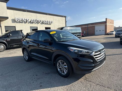 Used 2018 Hyundai Tucson SE w/ Cargo Package image 4