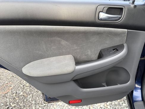 Used 2005 Honda Accord LX image 28