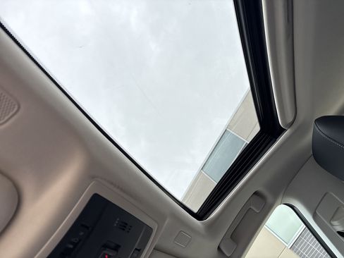 Used 2023 Lexus ES 250 w/ Premium Package image 28