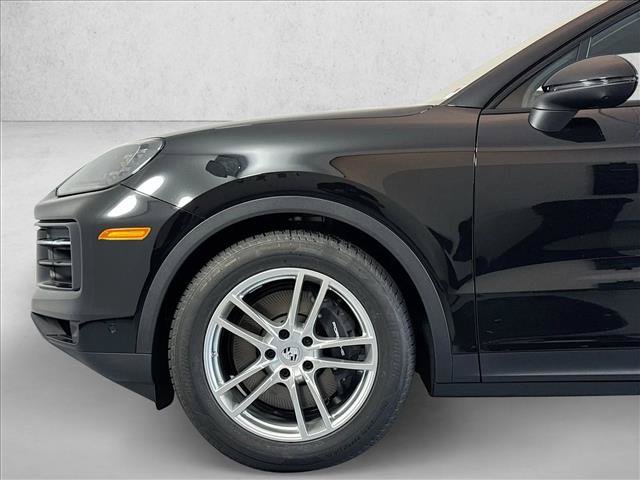 Certified 2025 Porsche Cayenne Coupe AWD/4WD image 26
