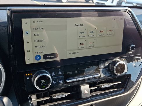 Used 2023 Toyota Highlander XLE image 15