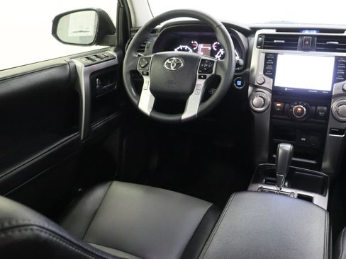 Used 2022 Toyota 4Runner SR5 Premium w/ Moonroof Package RWD image 33