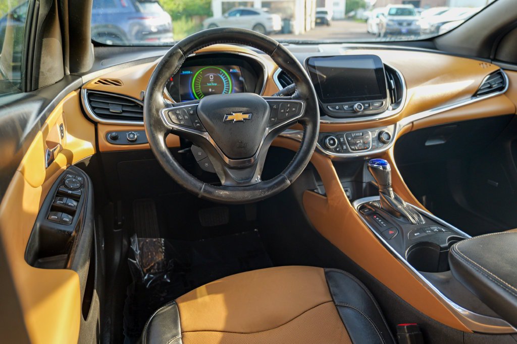 Used 2018 Chevrolet Volt Premier w/ Driver Confidence Package FWD image 26