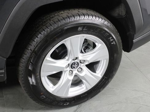 Used 2020 Toyota RAV4 XLE w/ Convenience Package image 12