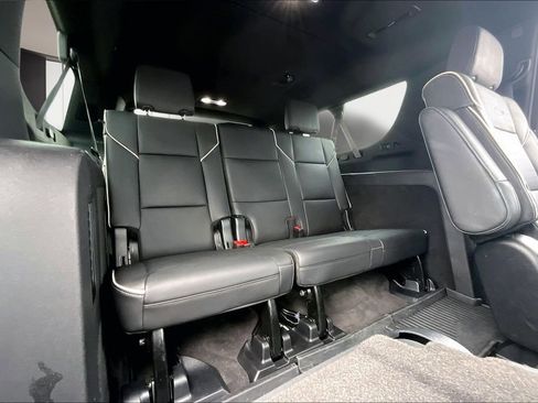 Used 2024 Cadillac Escalade ESV Premium Luxury AWD/4WD image 28