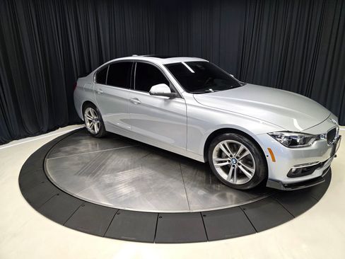 Used 2018 BMW 340i xDrive Sedan AWD/4WD image 7