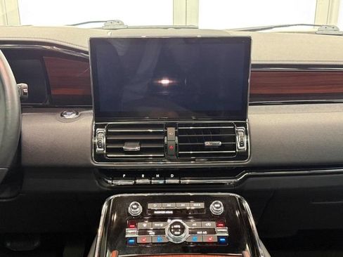 Used 2024 Lincoln Navigator Reserve AWD/4WD image 10